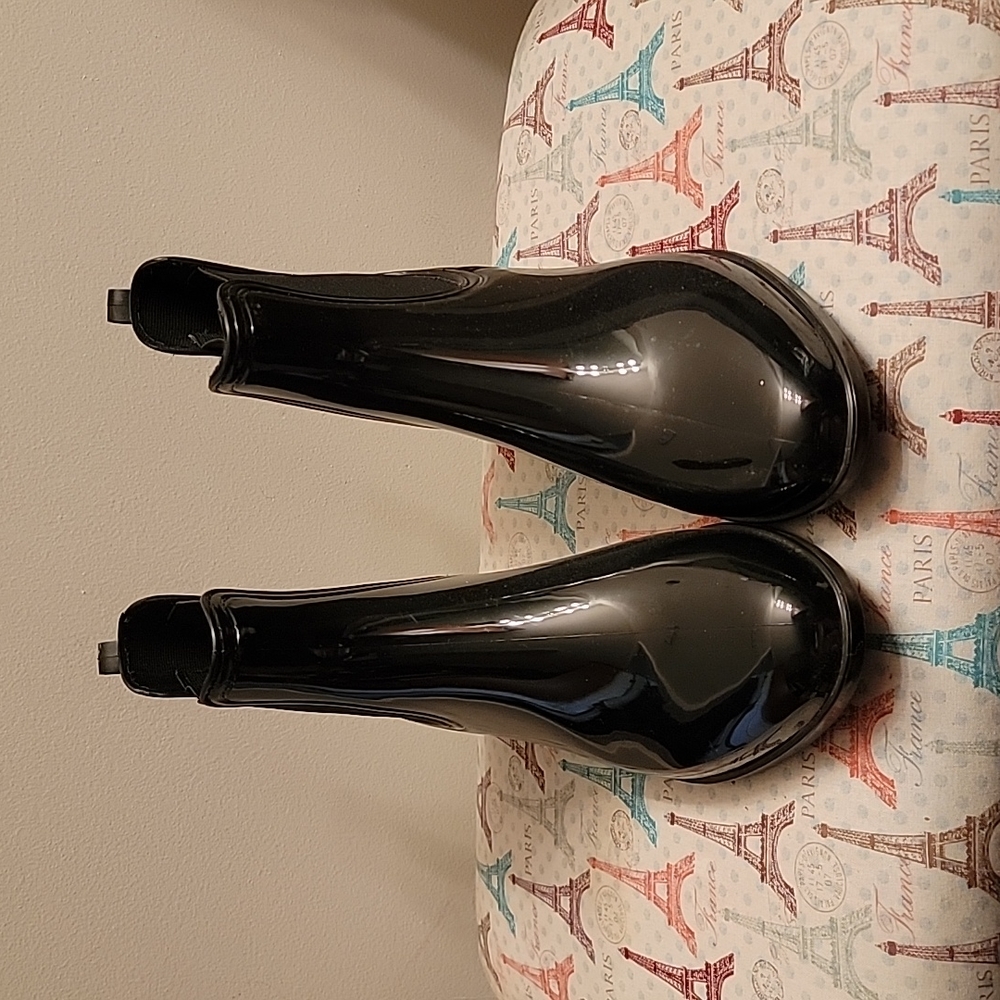 Black rain booties